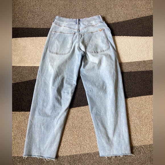 Jessica Simpson Jeans Womens Sz 4Light Wash Barrel Jeans. - Picture 7 of 10